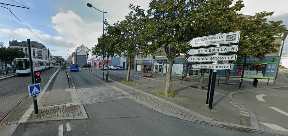 Local commercial dans Nantes à louer Photo de l’immeuble– Image 1 sur 4