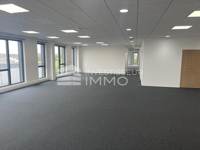 Plus de détails pour Bureau, Local d'activités à louer