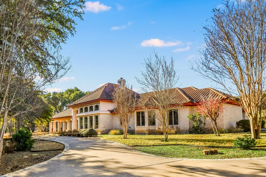 25909 Hamilton Pool Rd, Round Mountain, TX à vendre - Photo de l’immeuble – Image 1 sur 15