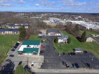 Plus de détails pour 554 Water St, Chardon, OH - Local commercial à vendre