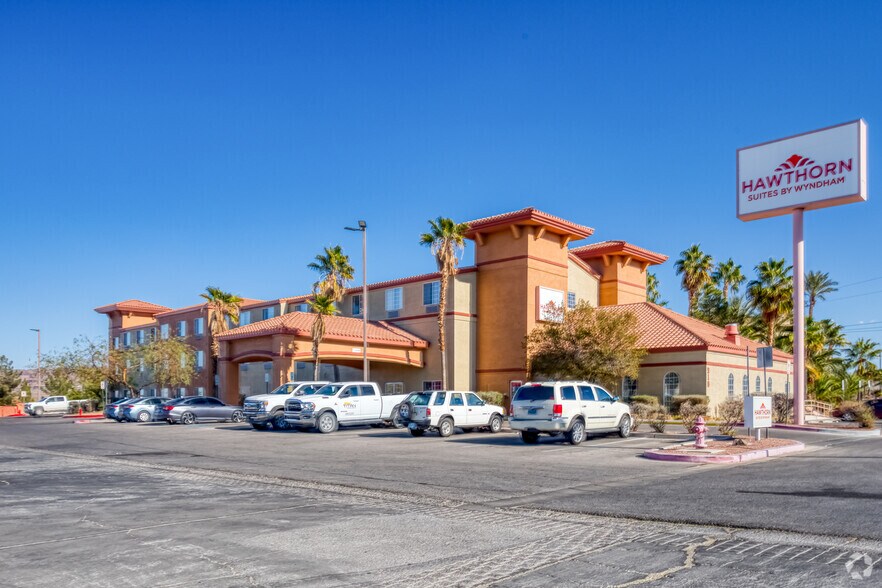 910 S Boulder Hwy, Henderson, NV à vendre - Photo principale – Image 1 sur 2