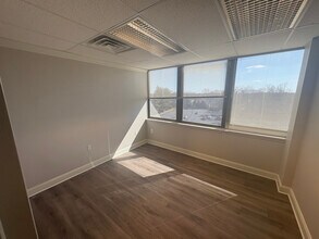 1101 N Kings Hwy, Cherry Hill, NJ à louer Photo intérieure– Image 2 sur 16