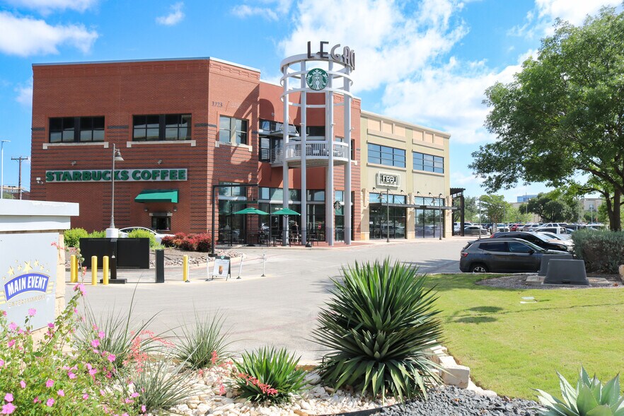 18402 US Highway 281 N, San Antonio, TX à louer - Photo de l’immeuble – Image 2 sur 18