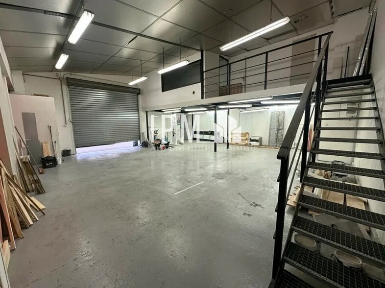 Local commercial dans Aubagne à vendre - Photo intérieure – Image 1 sur 5