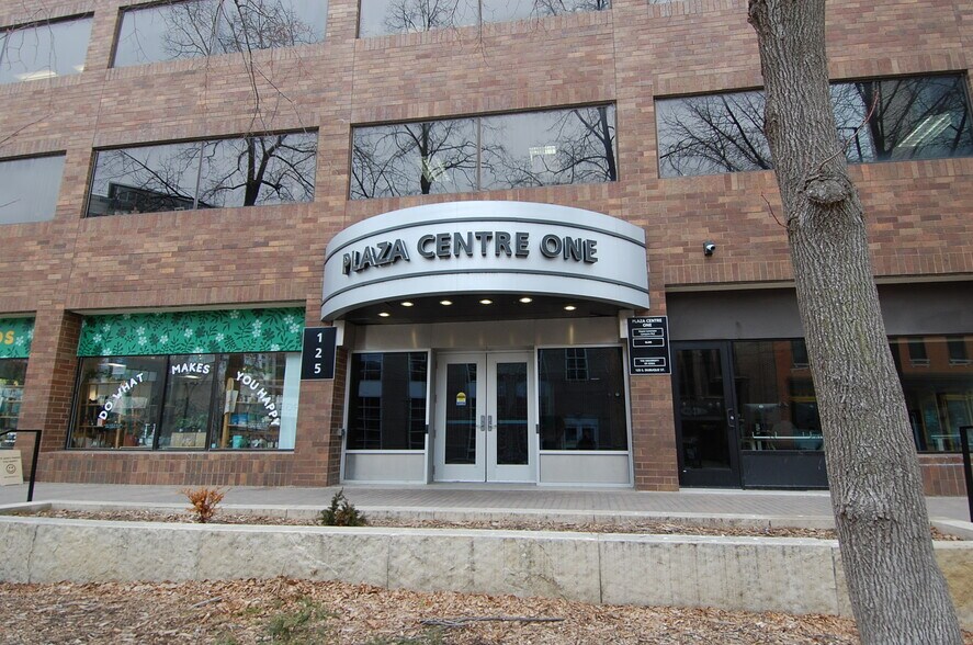 125 S Dubuque St, Iowa City, IA à louer - Photo de l’immeuble – Image 1 sur 4