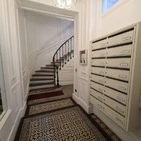 Bureau dans Paris à louer - Photo de l’immeuble – Image 2 sur 11