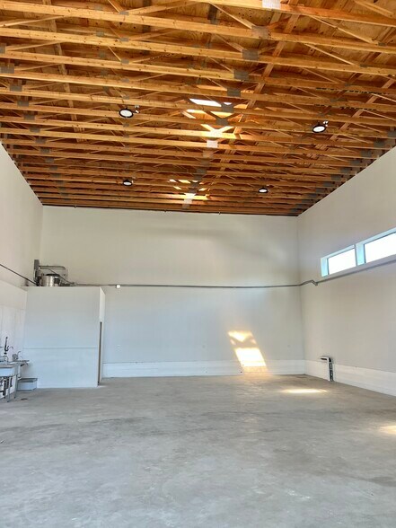 1317 Cota Ave, Long Beach, CA à louer - Photo de l’immeuble – Image 2 sur 9