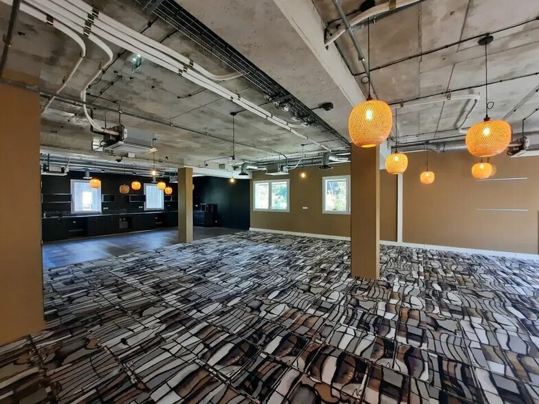 Bureau dans Petit-Couronne à louer - Photo intérieure – Image 2 sur 10