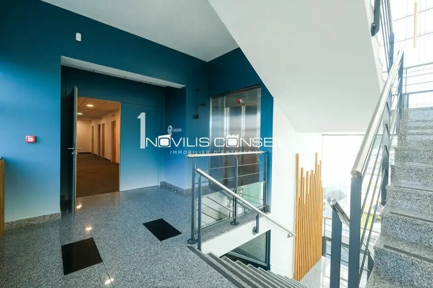 Bureau dans Blagnac à louer - Hall d’entrée – Image 3 sur 15