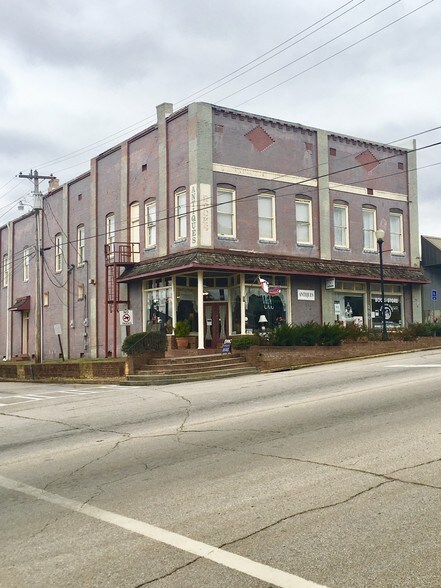 200 E Main St, Hogansville, GA à vendre - Photo principale – Image 1 sur 1