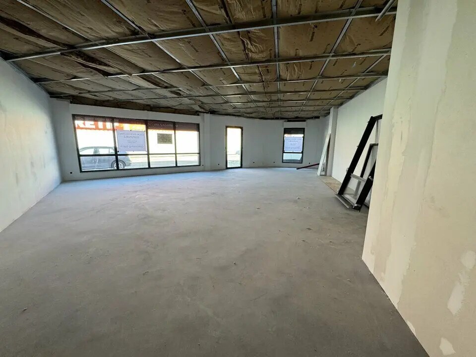 Local commercial dans Valence à louer Photo de l’immeuble– Image 1 sur 8