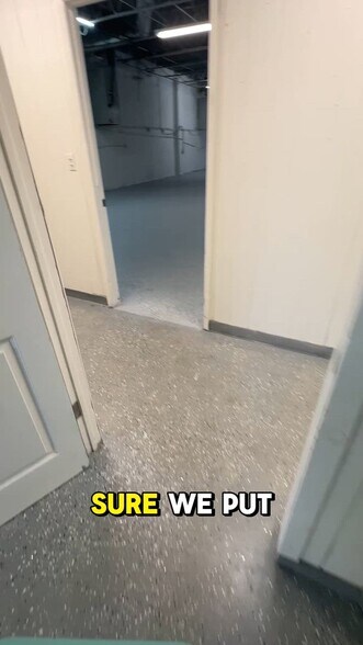 709 NW 8th Ave, Fort Lauderdale, FL à louer - Vidéo sur l’annonce professionnelle – Image 2 sur 24