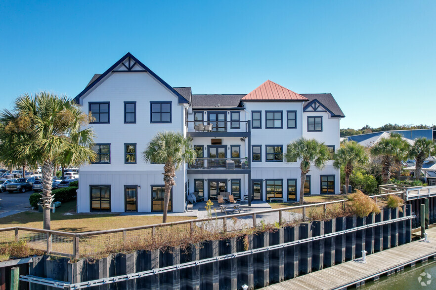 670 Marina Dr, Charleston, SC à louer - Photo de l’immeuble – Image 2 sur 23