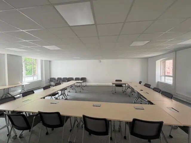 Bureau dans Roubaix à louer - Photo de l’immeuble – Image 3 sur 9