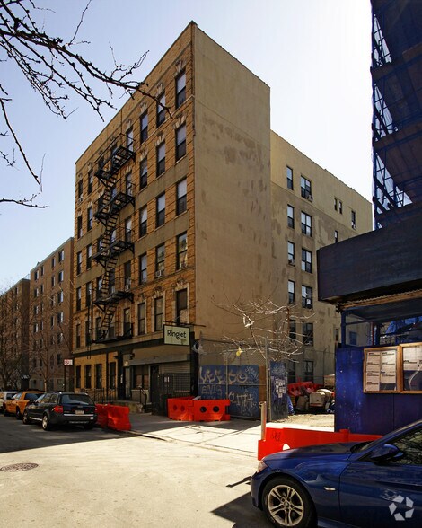 304 E 8th St, New York, NY à louer - Photo principale – Image 1 sur 3