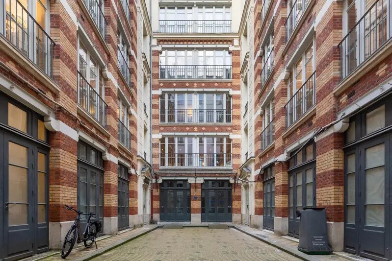 54 Rue René Boulanger, Paris à louer - Photo de l’immeuble – Image 1 sur 9