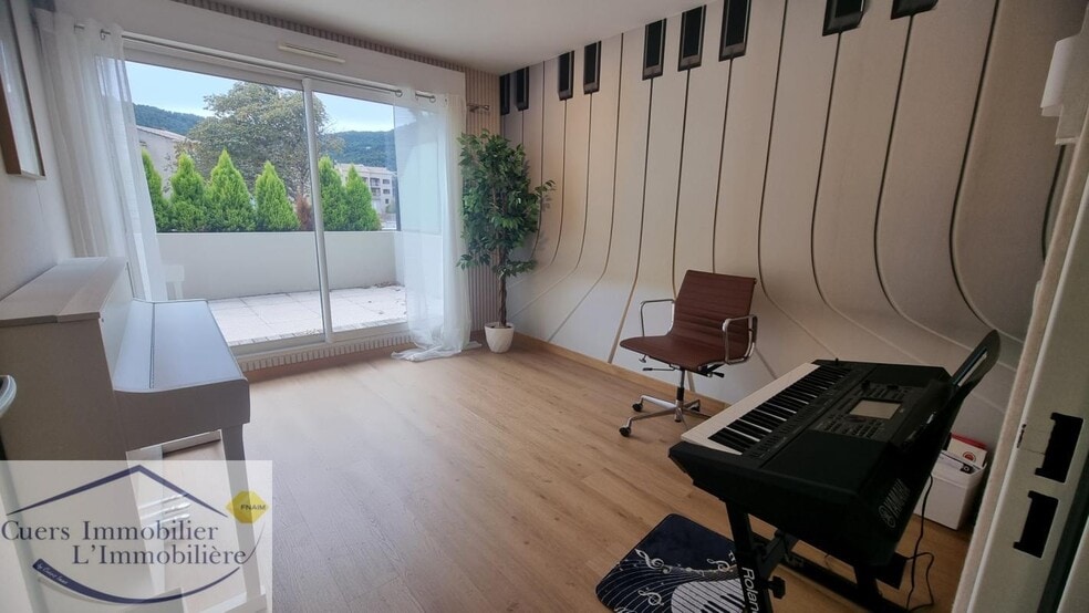 Bureau dans Solliès-Pont à vendre - Photo de l’immeuble – Image 2 sur 8
