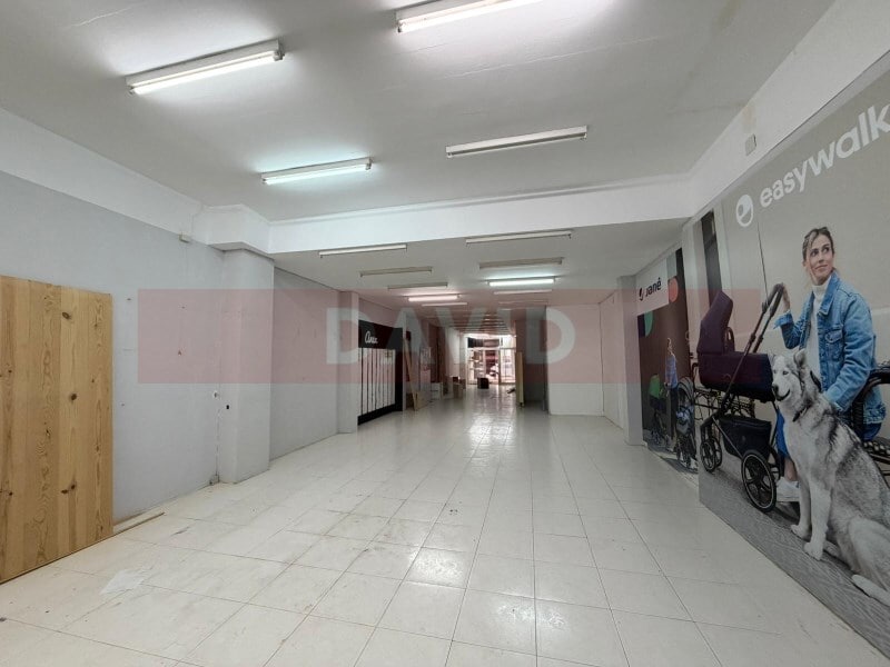 Local commercial dans L'Hospitalet de Llobregat, Barcelona à louer Photo intérieure– Image 1 sur 5