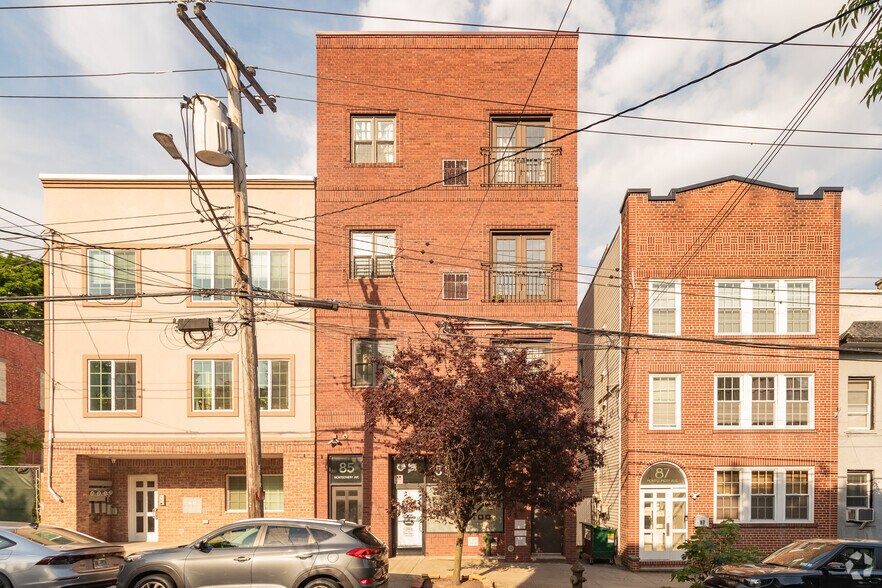 85 Montgomery Ave, Staten Island, NY à vendre - Photo de l’immeuble – Image 2 sur 6