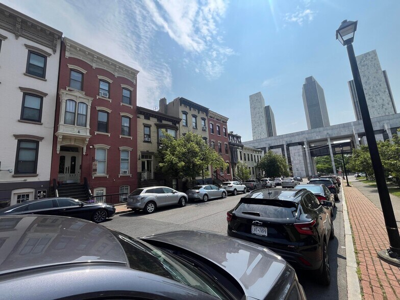 293 Hamilton St, Albany, NY à vendre - Photo de l’immeuble – Image 3 sur 10