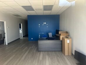 105 N Falkenburg Rd, Tampa, FL à louer Photo intérieure– Image 2 sur 2