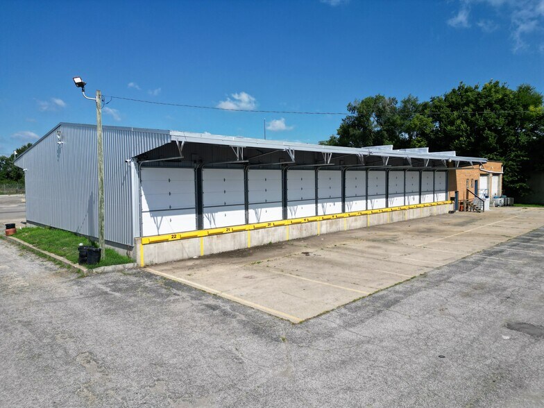 1401 W Ray St, Indianapolis, IN à louer - Photo de l’immeuble – Image 1 sur 22