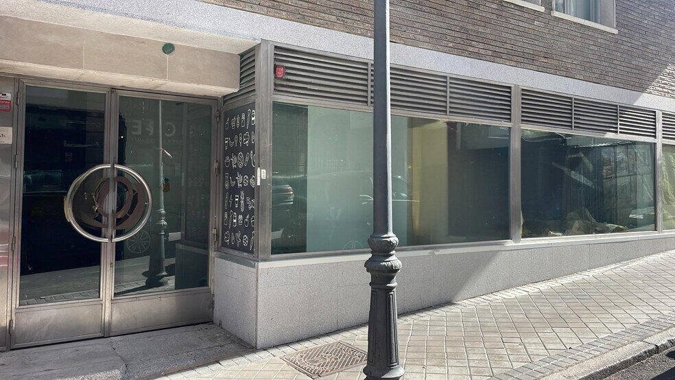Immeuble residentiel dans Madrid, Madrid à vendre - Photo de l’immeuble – Image 1 sur 4