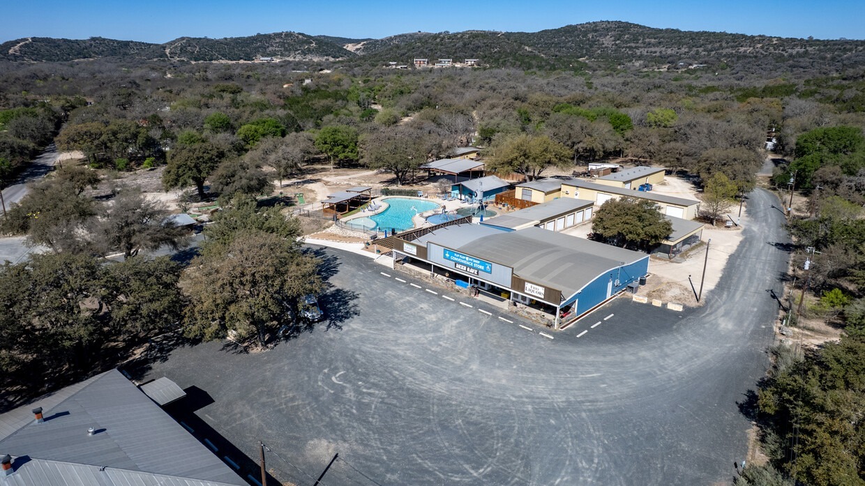 49 Encino Dr, Concan, TX à vendre Photo principale– Image 1 sur 121