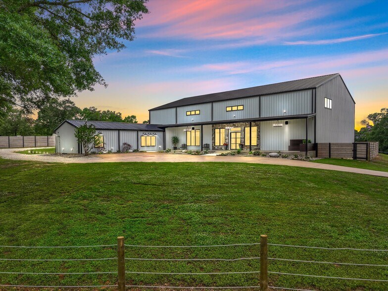 1972 FM 857, Grand Saline, TX à vendre - Photo principale – Image 1 sur 101