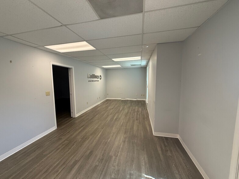 4028 Holcomb Bridge Rd, Peachtree Corners, GA à louer - Photo intérieure – Image 2 sur 12