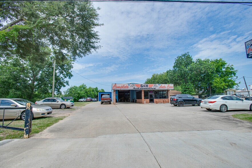 21123 Rhodes Rd, Spring, TX à vendre - Photo de l’immeuble – Image 2 sur 10
