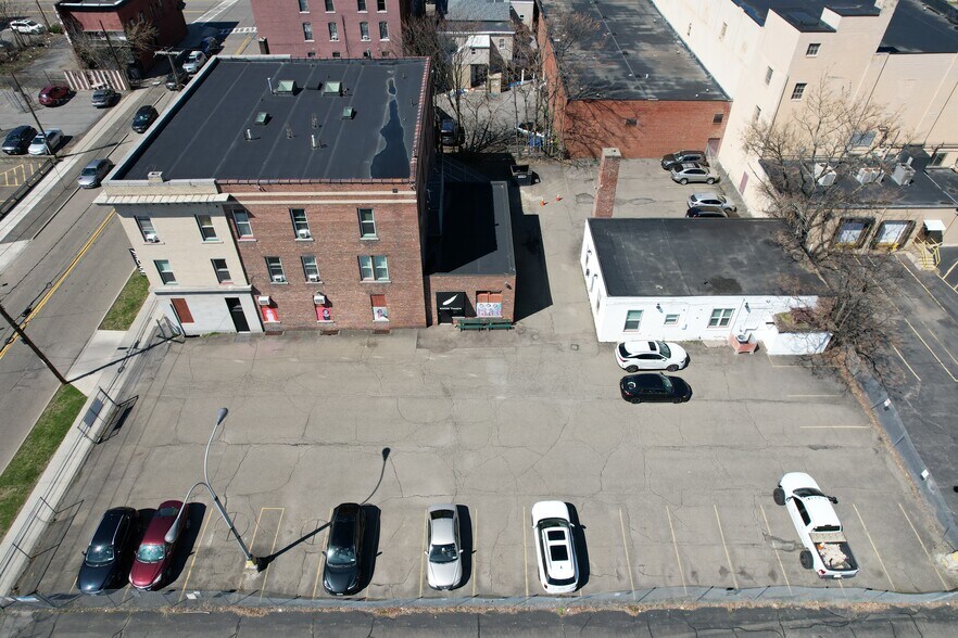 74 Carroll St, Binghamton, NY à vendre - Photo de l’immeuble – Image 2 sur 42