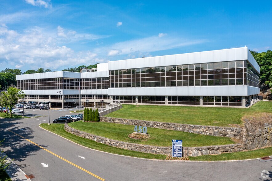 450 Mamaroneck Ave, Harrison, NY à louer - Photo de l’immeuble – Image 1 sur 8