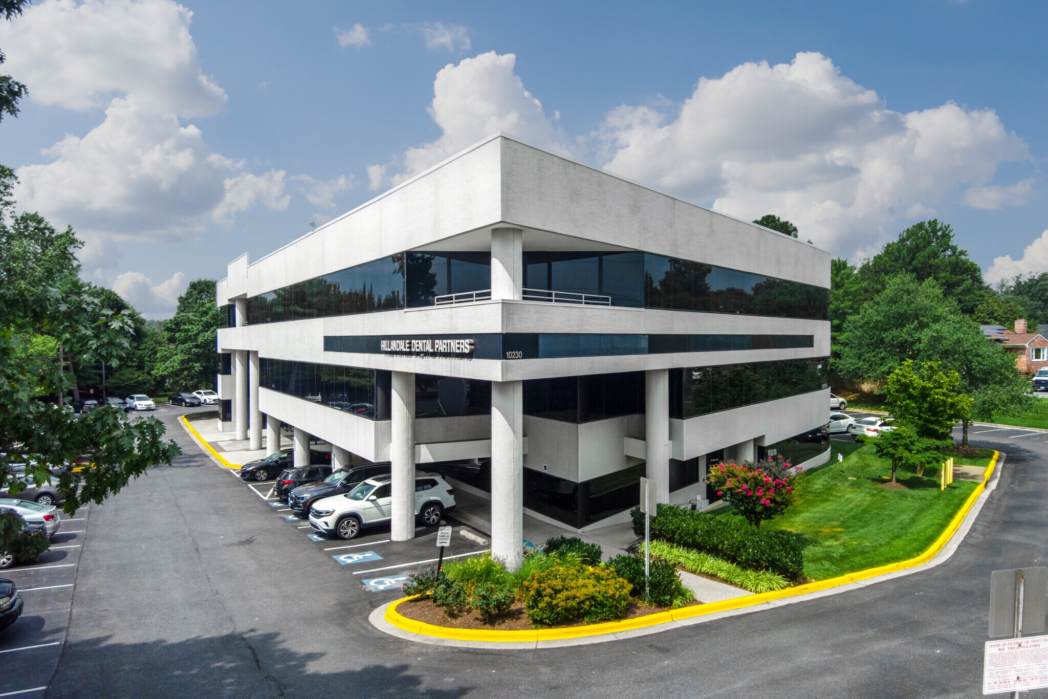 10230 New Hampshire Ave, Silver Spring, MD à louer Photo de l’immeuble– Image 1 sur 15