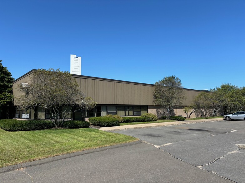 70 Enterprise Dr, Bristol, CT à louer - Photo de l’immeuble – Image 1 sur 2