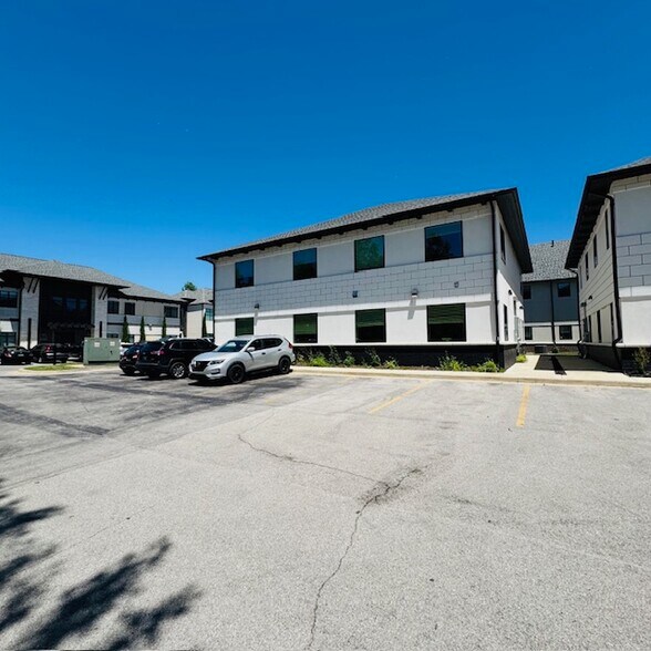 7810 E 108th St, Tulsa, OK à louer - Photo de l’immeuble – Image 3 sur 16