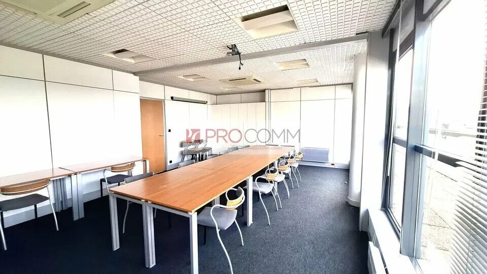 Bureau dans Tours à louer - Photo de l’immeuble – Image 2 sur 5