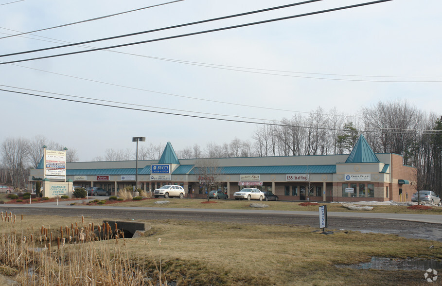 147 Airport Rd, Hazleton, PA à louer - Photo principale – Image 1 sur 4