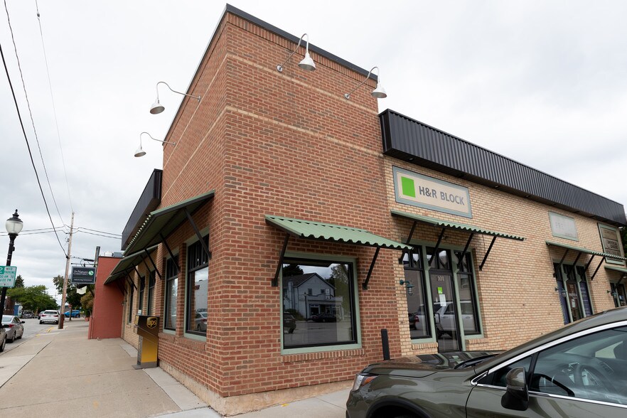 101 N 4th Ave, Sturgeon Bay, WI à louer - Photo de l’immeuble – Image 3 sur 20