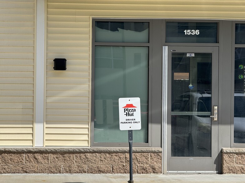 1550 Larpenteur Ave W, Falcon Heights, MN à louer - Photo de l’immeuble – Image 2 sur 4