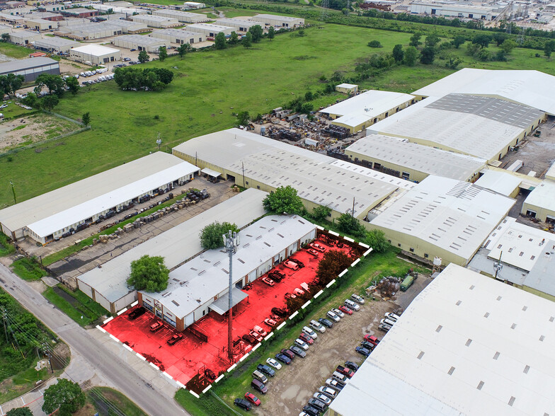 7011 Brittmoore Rd, Houston, TX à louer - Photo de l’immeuble – Image 3 sur 6