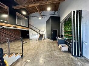 1800 S Brand Blvd, Glendale, CA à louer Photo intérieure– Image 1 sur 14