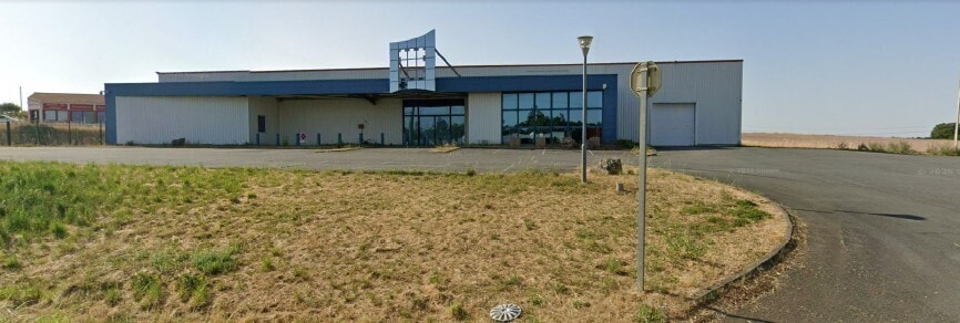 Rond-Point De La Cigogne, Celles Sur Belle à louer Photo de l’immeuble– Image 1 sur 2