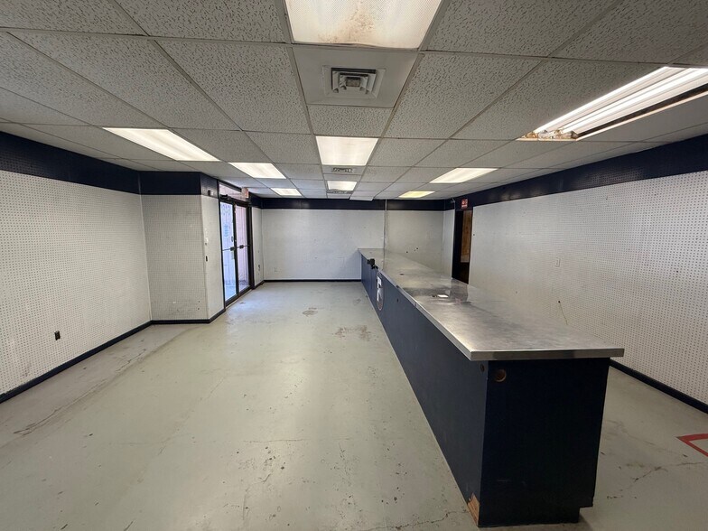6460 126th Ave, Largo, FL à louer - Photo intérieure – Image 3 sur 5