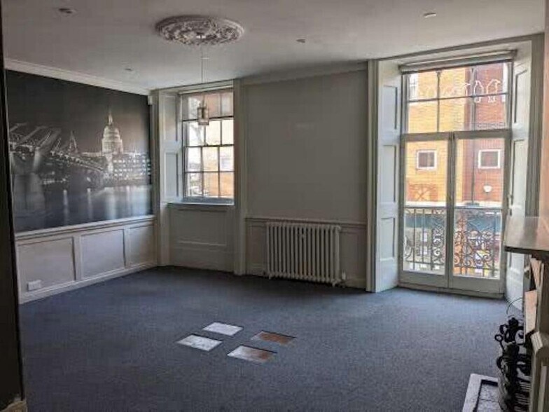 222 High St, Guildford à louer - Photo de l’immeuble – Image 3 sur 4