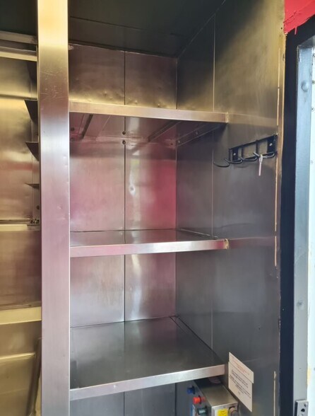 2423 Commercial Ave, San Antonio, TX à louer - Photo intérieure – Image 2 sur 13