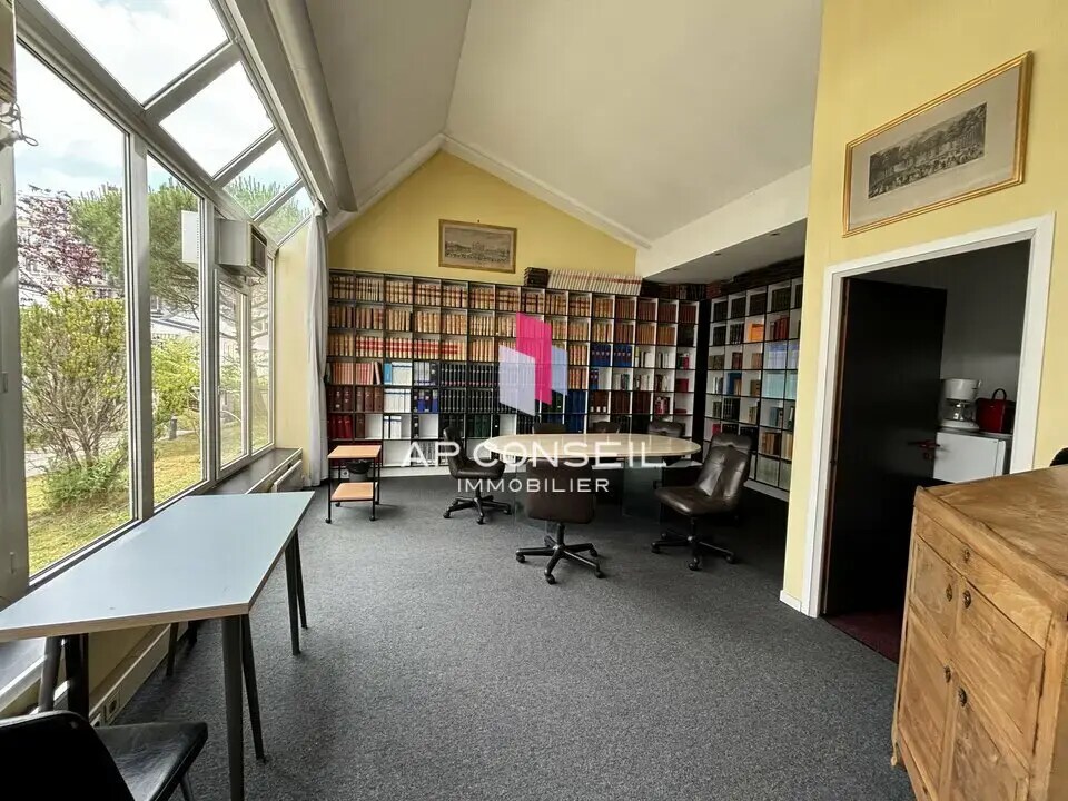 Bureau dans Versailles à louer Photo intérieure– Image 1 sur 2