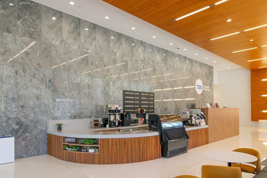 15375 Memorial Dr, Houston, TX à louer - Hall d’entrée – Image 2 sur 20