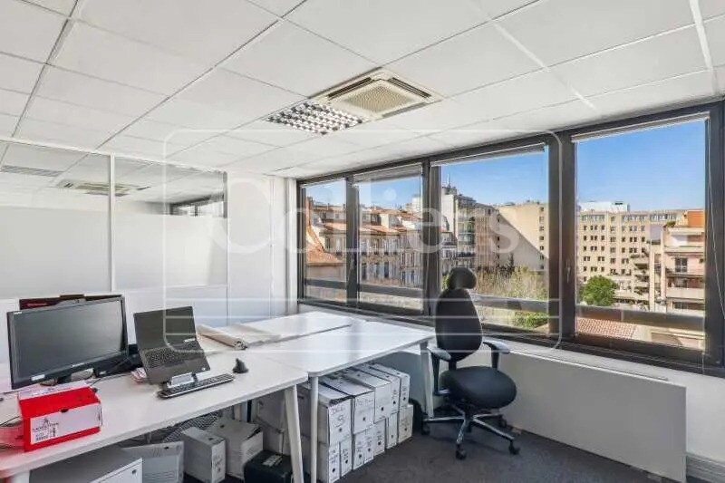 Bureau dans Marseille à louer - Photo de l’immeuble – Image 2 sur 11