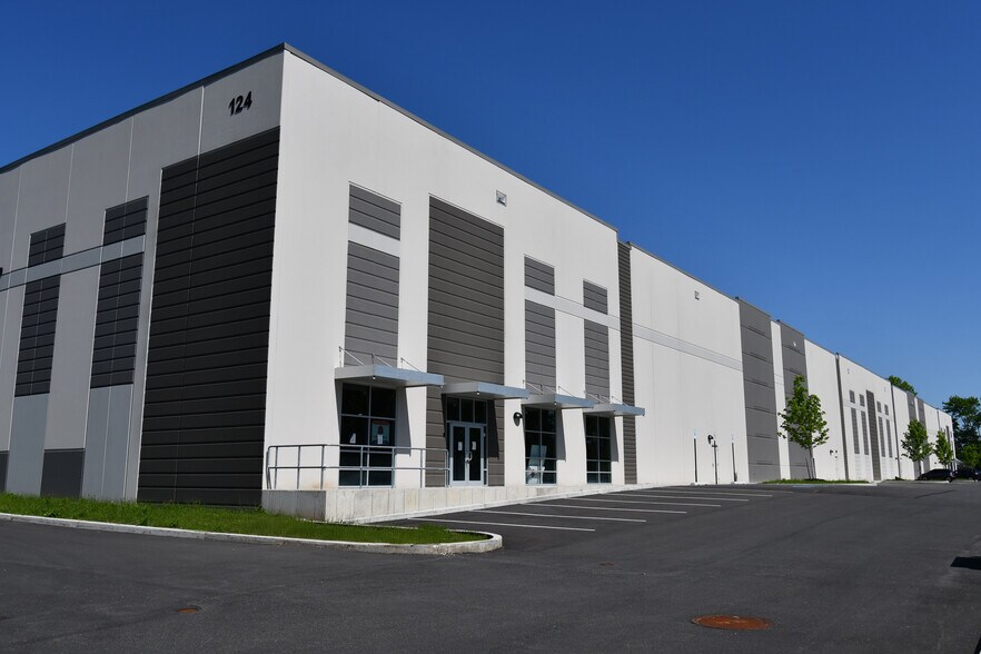 124 Route 17K, Newburgh, NY à louer - Photo de l’immeuble – Image 3 sur 26